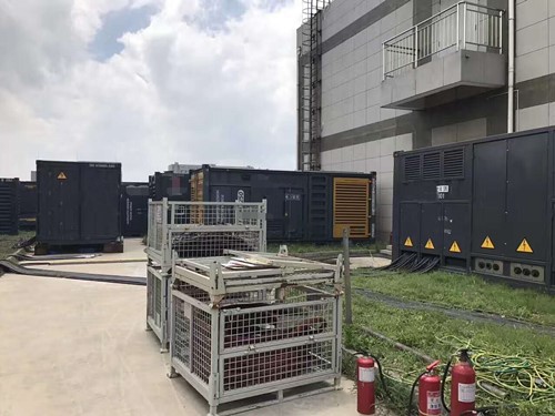 察哈尔右翼中除了定期检查，还有哪些方法可以及时发现接触式转速表探头的磨损？