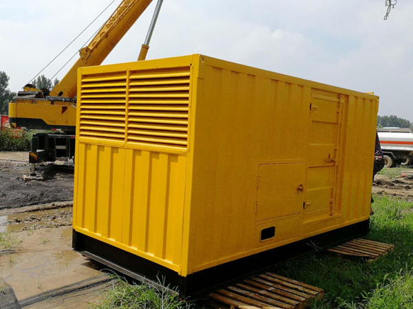 察哈尔右翼中100kW柴油发电机组在什么情况下需要更换机油？